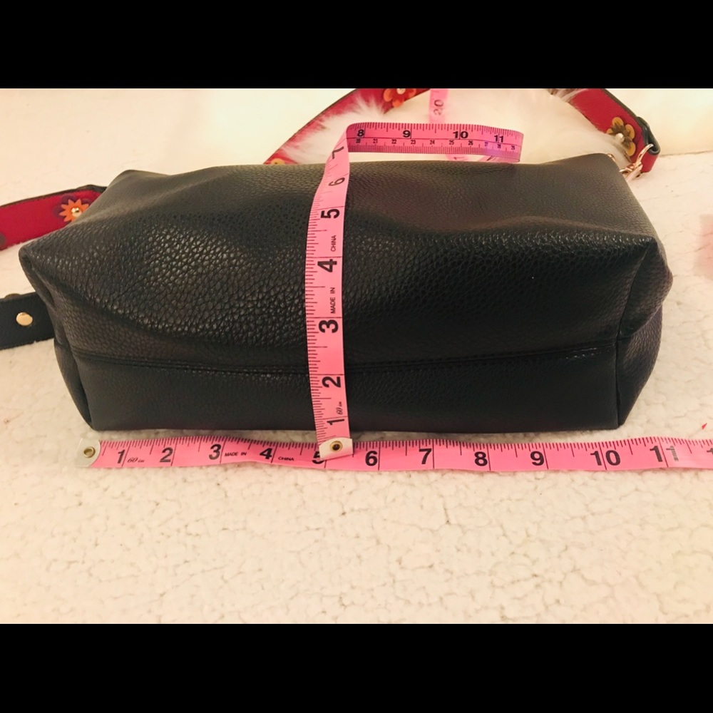 NWOT-Black Crossbody - Picture 12 of 13
